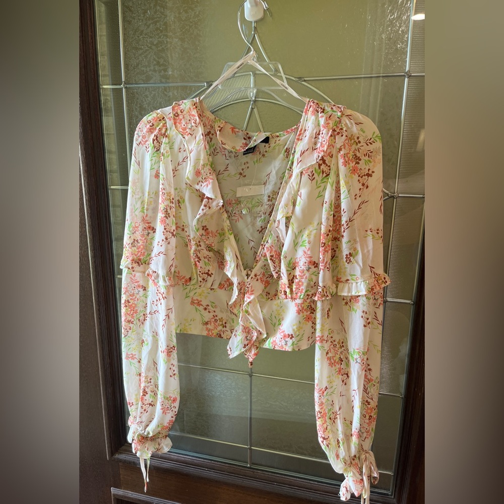 Forever 21 Women’s Long Sleeve Blouse Crop Top Ivory Floral Print Size L NWOT